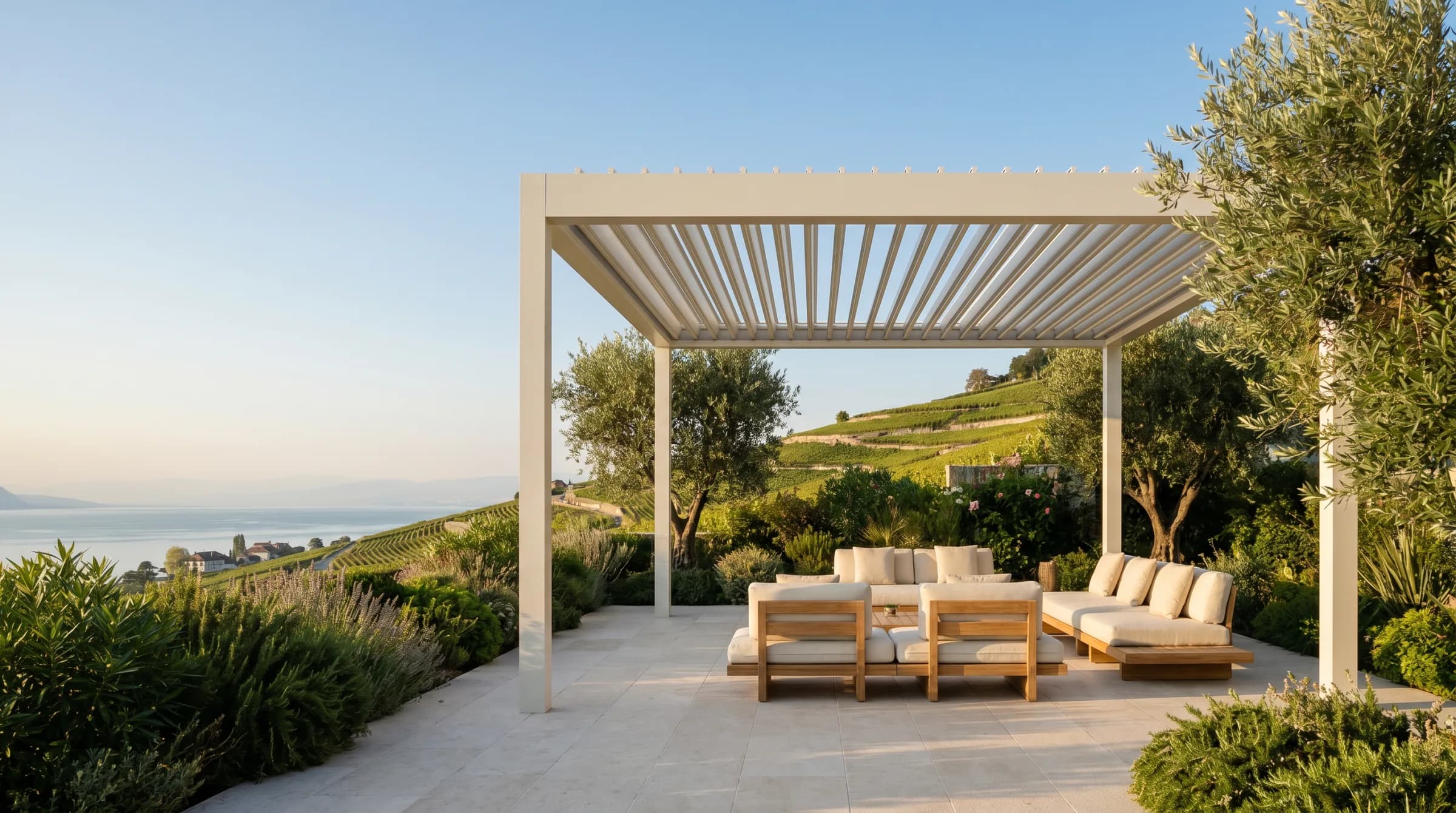 Pergola sur une terrasse surplombant le lac Léman